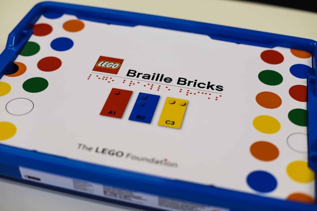 Los ladrillos fraile de Lego presentarán el alfabeto braille así como números y símbolos matemáticos.